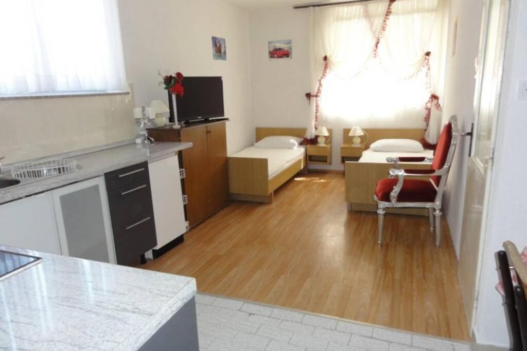 Croatia Zadar Borik Family Apartment With Garten View Number 2 Exterior foto